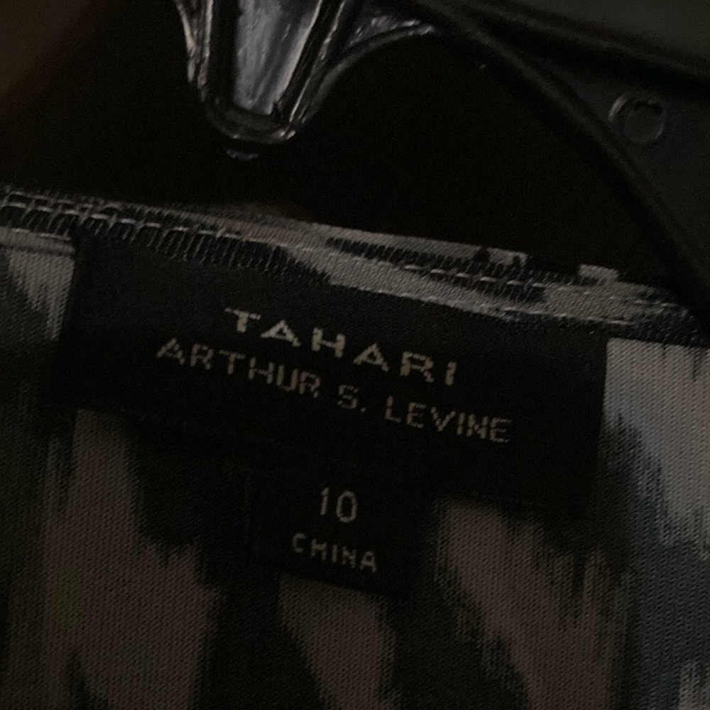 Tahari Arthur S. Levine Patterned Garment